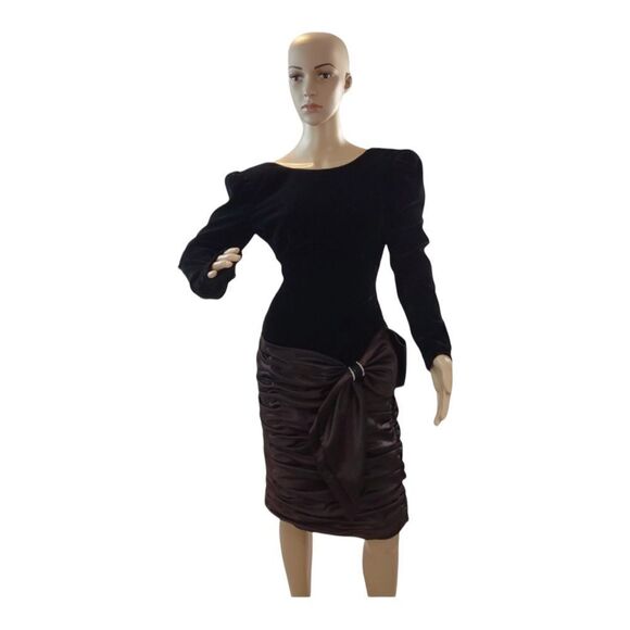 KEVAN HALL Women's Black Velvet & Silk Taffeta Ruched &Ribbon,Size 6.